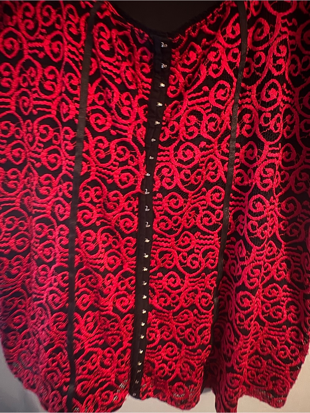 Vintage Y2K Avenue Gothic Red and Black Lace-Overlay Corset Style Women’s Top - Picture 2 of 4
